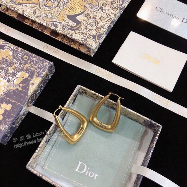 Dior飾品 迪奧經典熱銷款復古做舊金屬耳釘耳環  zgd1151